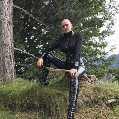 Galeriebild 25 von Domina Liane